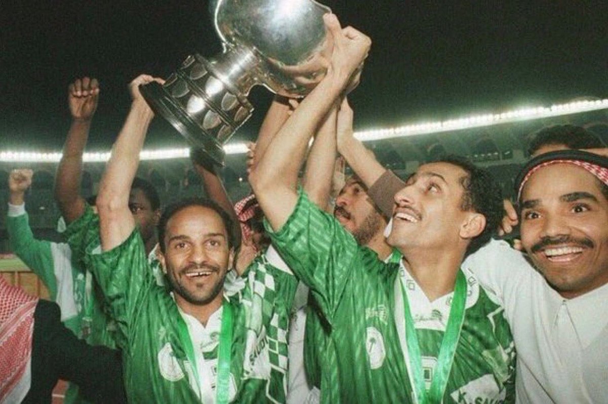SamiAlJaber's tweet photo. ما اظنك ناسيه هالبطل يا آسيا 🇸🇦🦅 

هذا البطل راجع لك من أرضه وبين جمهوره.
بإذن الله نسخة 2027 تكون عودة الصقور للمجد الآسيوي.🏆💚 

@saudiFF 
@saudi2027 https://t.co/0iI9AAieDt