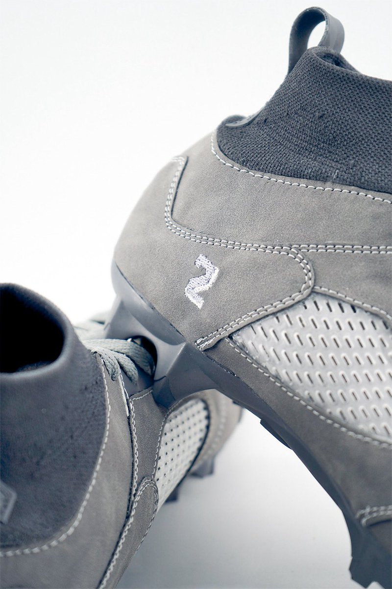 THEEE tweet media