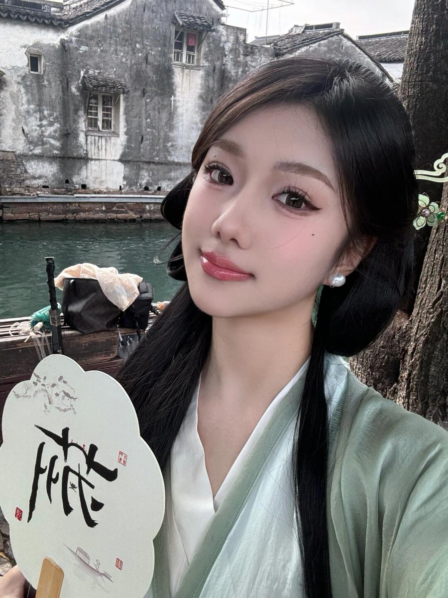 晚上好粉笔妹妹刚拍完，可打分不破防。

限时无🚪

赶紧看~~~我要删了......... https://t.co/oT0TNEKVMU