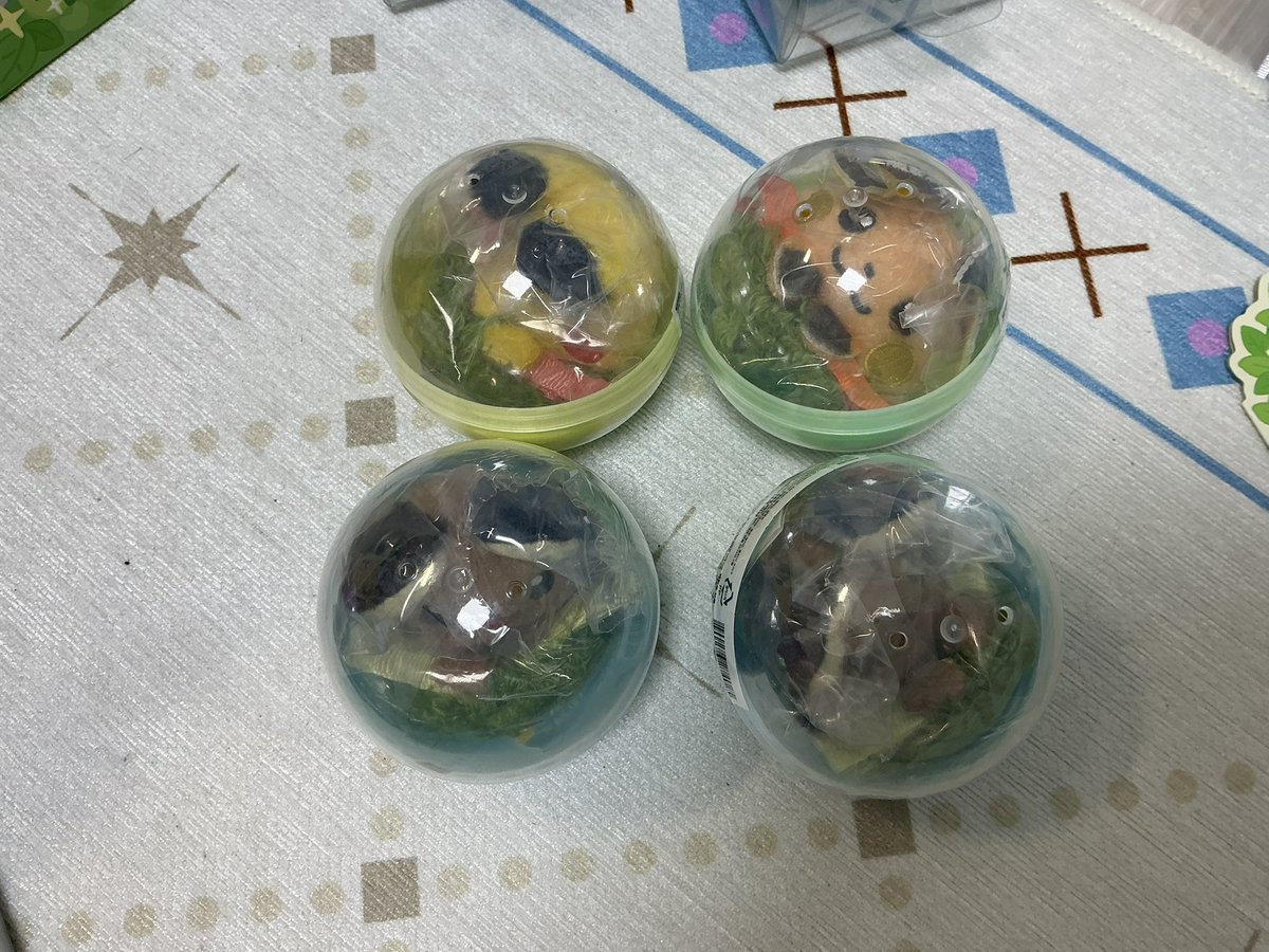 6lueming's tweet photo. #포켓몬장터 #포켓몬_장터 
메타몽 놀이터 미러 그립톡 (배부른 모르페코 4개 / 배고픈 모르페코 3개 / 데덴네 2개)
찰싹 자석 마스코트 (피카츄 1개/ 토게데마루 1개)
헤어핀 마스코트 (피카츄 1개/라이츄 1개/ 데덴네 2개) 
포레스트 러버 마그넷 (데굴레오 2개/잠만보 1개/ 뚜벅쵸 1개)

원가 양도 https://t.co/N9GxQ3F9Ye