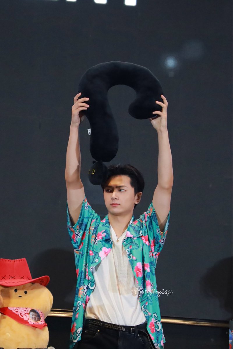 ꒰ 𝘧𝘭𝘶𝘧𝘧𝘺 ꒱˚ ༘ (slow) tweet media