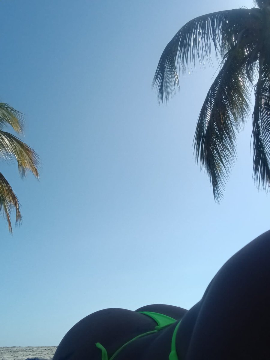 tattyscript's tweet photo. Hoy nos vamos de piscina 😈🔥 a mojarnos toda todita 💦💦 nos vemos en un ratico por @amateur_tv 
https://t.co/49fYB4tAPC https://t.co/5PckwMQavH
