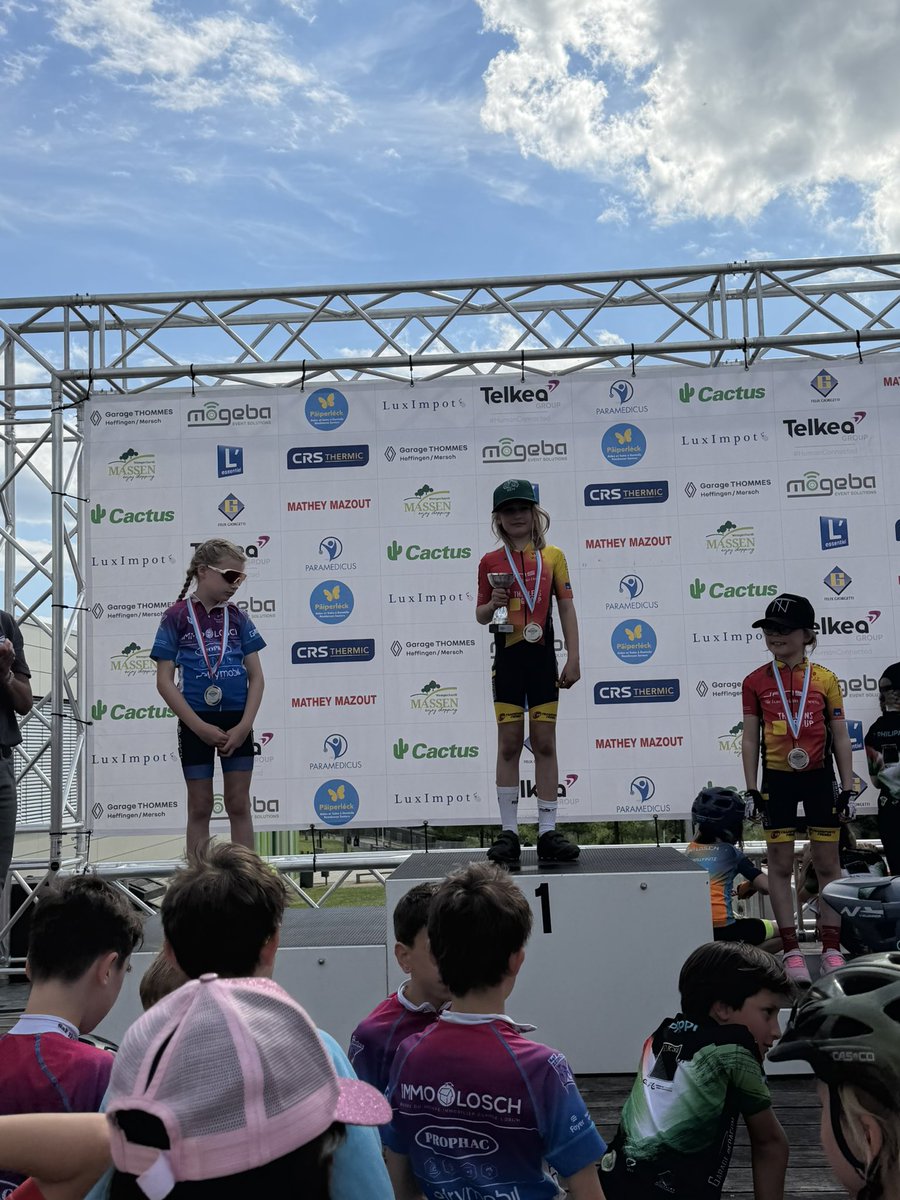 DucalSports's tweet photo. Festival Cycliste @UC_Dippach 🇱🇺
Benjamin 1️⃣ 🚺
🥇Anna Majerus
🥈Hannah Michels
🥉Léa Moecher 
Benjamin 2️⃣ 🚺
🥇Elisa Jaaques
🥈Julie Wirtz
🥉Helena Galvâo Lage https://t.co/FBn6wC0FSM