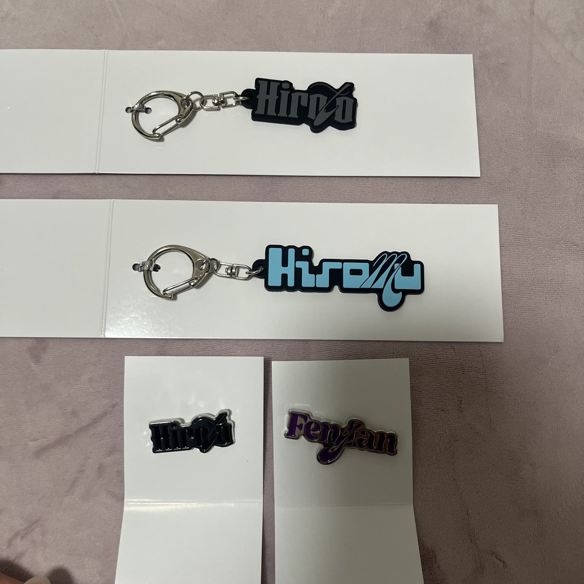 ini_ichi's tweet photo. INI NEW YEAR POPUP STORE 2026 ポップアップ

譲) ネームキーホルダー  西 髙塚
      ピンバッチ  西 許 フェンファン

求) 同種 尾崎

郵送、または名古屋付近での手渡し

心当たりのある方、よろしくお願い致します。

 #INI交換 https://t.co/ddxuT1NaOb