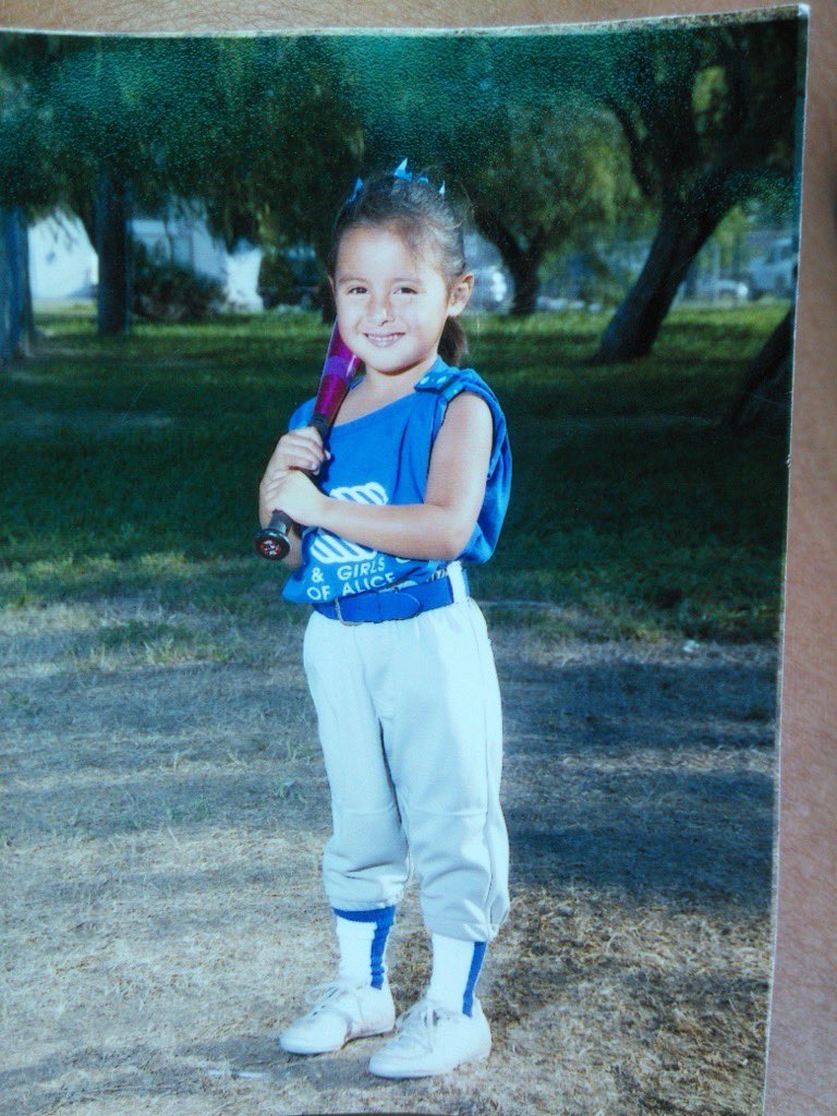 SB_CardinalCrew's tweet photo. Wishing our Senior Pitcher, Ava Hernandez, a wonderful birthday!
Wishing you a day full of love, laughter, and all the same joy you bring to others!

Have a great day, Ava!
🎉🎉🎉🥎🎉🎉🎉
#Team39  #WordUp https://t.co/joZS6huc5t