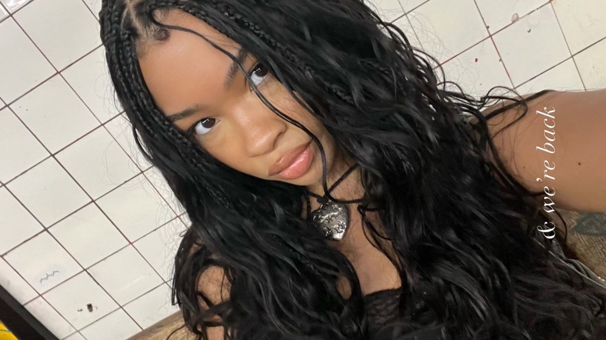 𝐏𝐢𝐧𝐤 𝐠𝐥𝐢𝐭𝐭𝐞𝐫 🎀 tweet media
