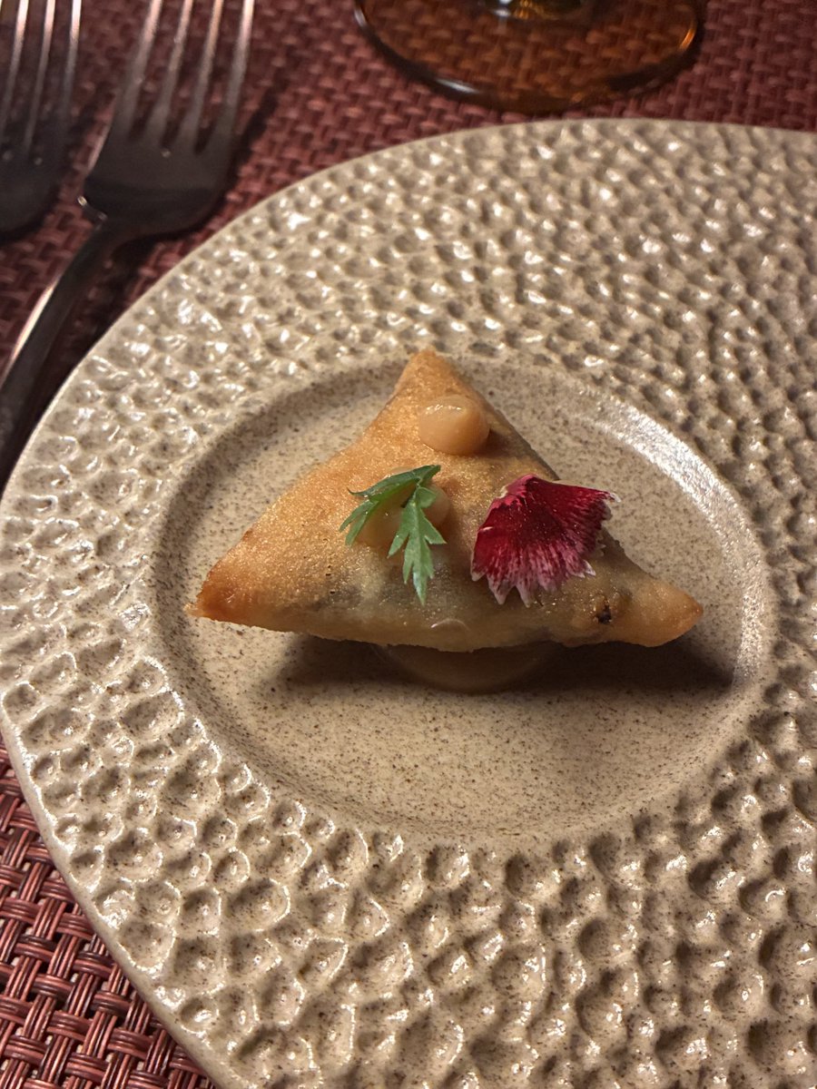 Shudderrs's tweet photo. Gourmet Bajiyaa https://t.co/KrTTuUxNsB