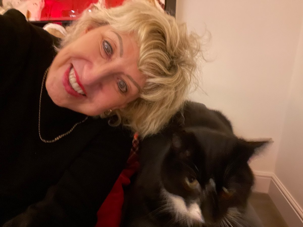Mystic Queen of Maybe (Jan) & Teddy 🐈‍⬛ tweet media