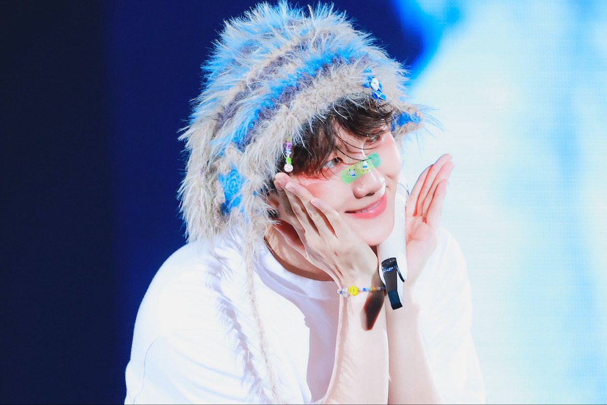 𝙘𝙖𝙣𝙙𝙮 c🎀(^ㅅ^🎀c) tweet media