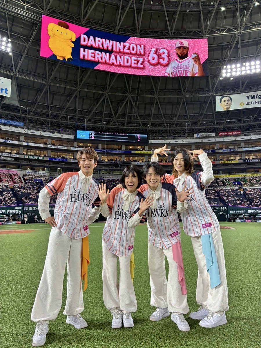 モナキ tweet media