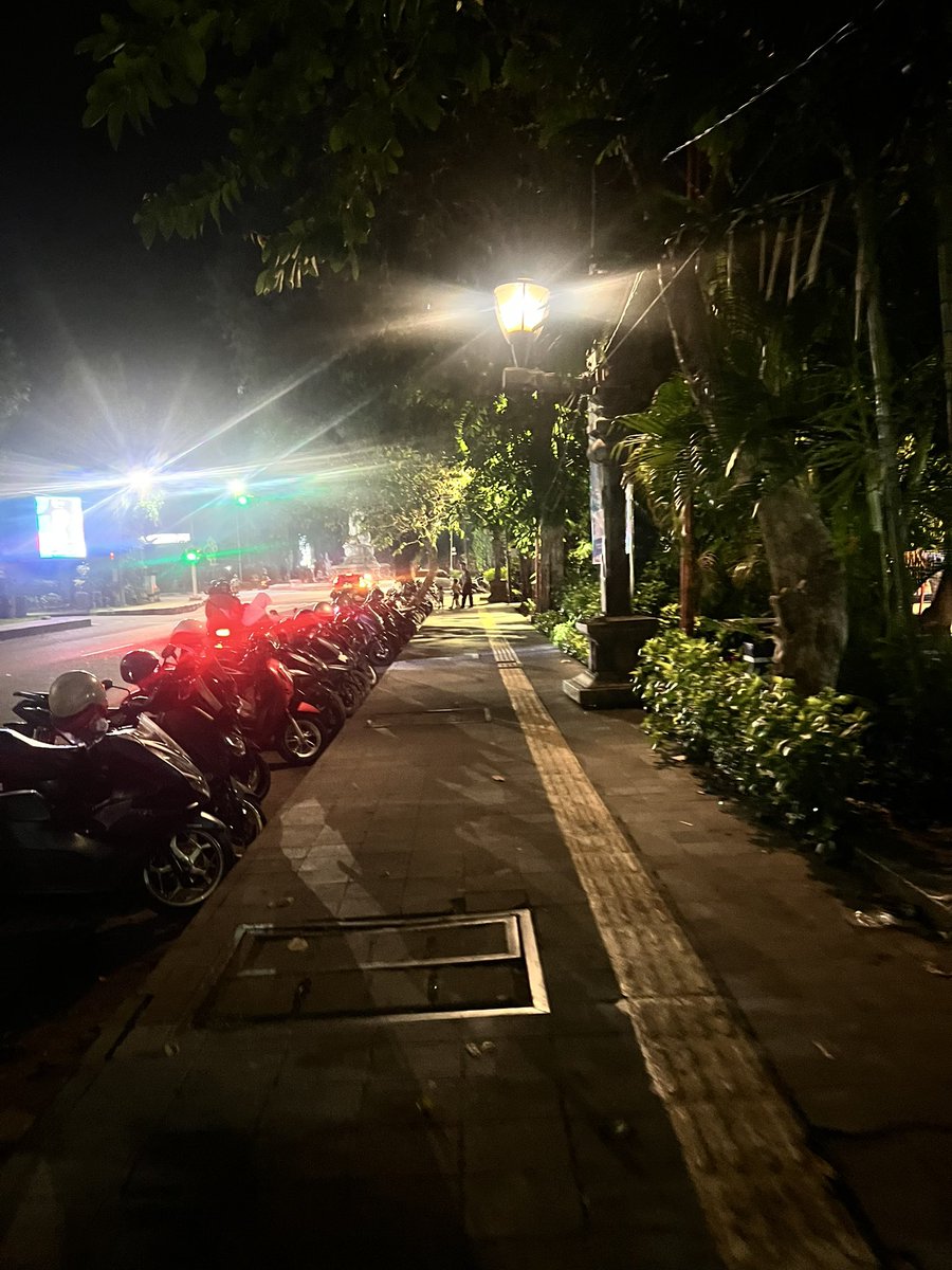 dektra14's tweet photo. Cek ombak tipis” https://t.co/RdyEYTSSur