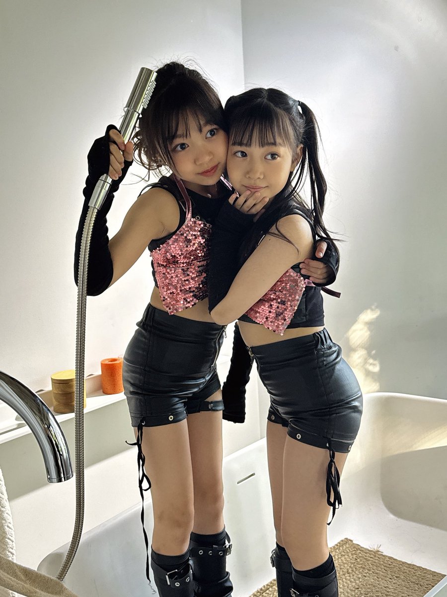 Mchan2024m's tweet photo. ✨超東京合同撮影会✨
ありがとうございました💓

撮影会のご予約いただいた日から
ずーっと楽しみだったよ🥺✨
お土産にプレゼント🎁
チェキも秒撮もうれしかったです🎀

楽しい時間をありがとうございました🫶🏻

明日もよろしくお願いします💕

#超東京アイドルパレード #��むたん #あふたん #あふえむ #また明日 #おやすみなさい