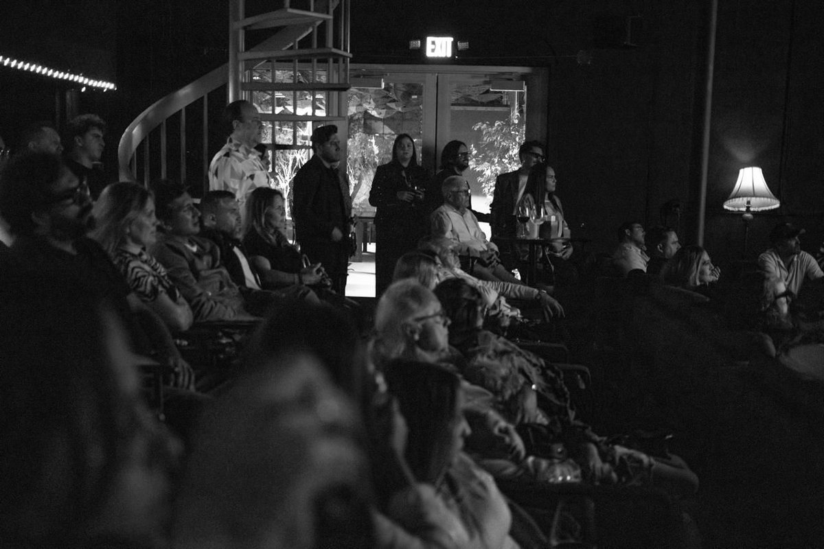 RadNalCo's tweet photo. #Regiones I En #AutoctonosYOriginales hablamos con el cineasta barranquillero Augusto Mendez, director del cortometraje animado “Where Is Berlin” galardonado como Mejor Cortometraje Animado en el Festival de Cine de Lugano en Suiza, consolidándose como una propuesta destacada dentro de la animación contemporánea y llevando el talento colombiano a la escena cinematográfica internacional.