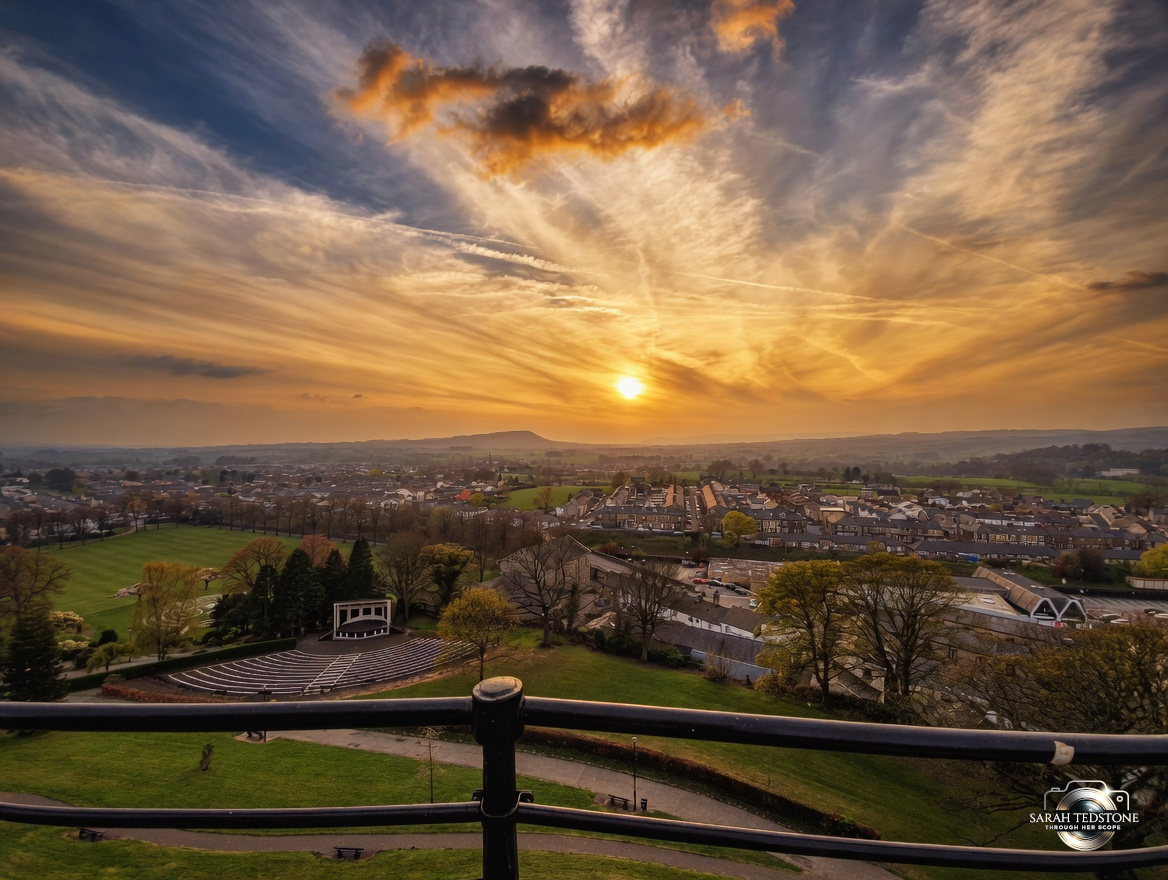 ThroughHerScope's tweet photo. Not every view is meant to be explained… some just hit you and stay there.

The kind of place you don’t realise you needed until you’re in it. 🫶 

#Lancashire #Photography #Nature https://t.co/0dFLnVmh59