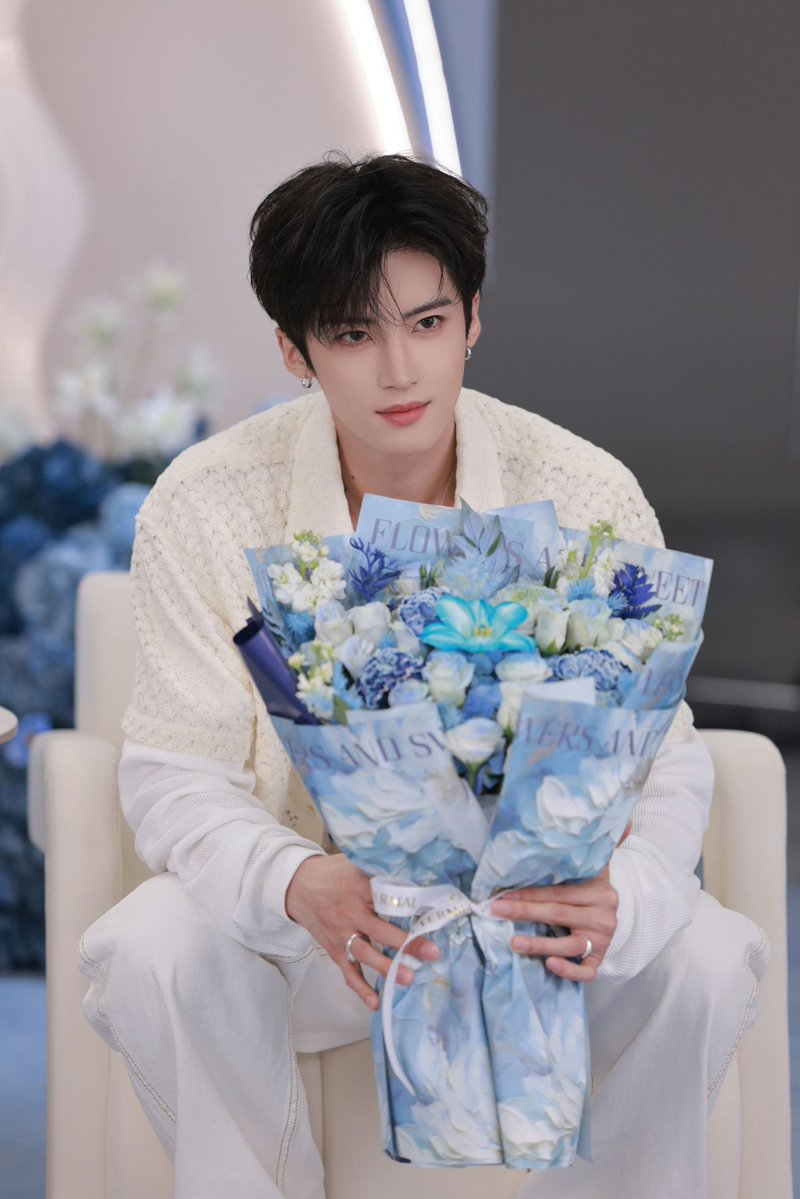 for yanan 闫桉 tweet media