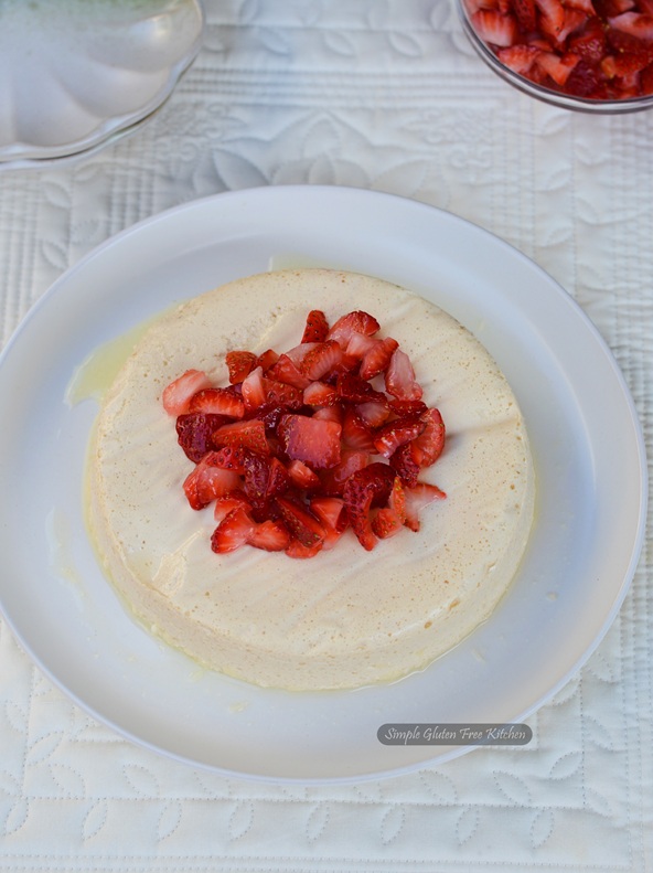simp_gfkitchen's tweet photo. 𝐁𝐡𝐚𝐩𝐚 𝐃𝐨𝐢
Looking for a light and #healthydessert that is not overly sweet? This Bhapa Doi is a creamy Bengali #steamed #yogurt dessert made without sugar or condensed milk.
Recipe >> https://t.co/Va03YJ1wN6 https://t.co/rrTfHdqM2O