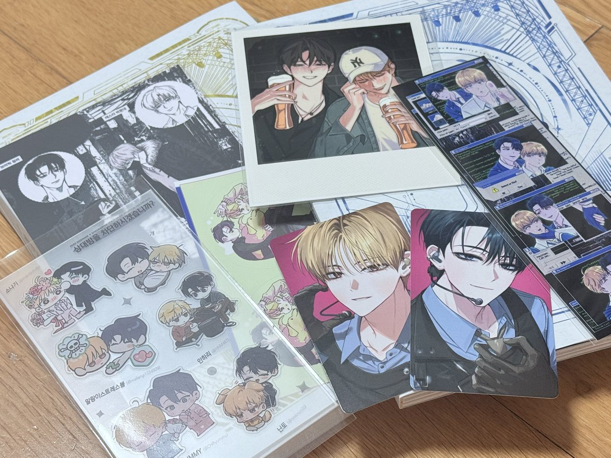 qkrmoon's tweet photo. @mdcr_book 

#저문엋앤솔있는사람입니다
표지 금박이 넘 예쁘게 뽑혀서 봐도봐도 행복해집니다^ - ^ 
소설부분 319페이지… 마음이 따뜻해지고 문엋에 인생베팅하게 만드는 앤솔🫣🤭

주최진분들 참여진분들 정말 너무 감사합니다!! 26년에도 문엋을 하게되…🫶 https://t.co/h5XYxwEPyb