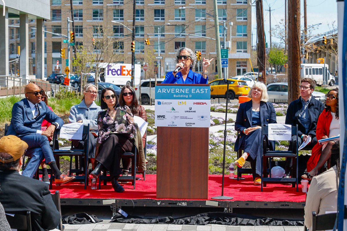 Stacey23AD's tweet photo. With the Arverne East project we’re creating new housing opportunities including homeownership with a public pool! I was proud to secure Assembly Capital funding for this project &amp; thank Speaker Heastie &amp; Governor Hochul for their help &amp; commitment to our community. https://t.co/Sg3TVFwmpA