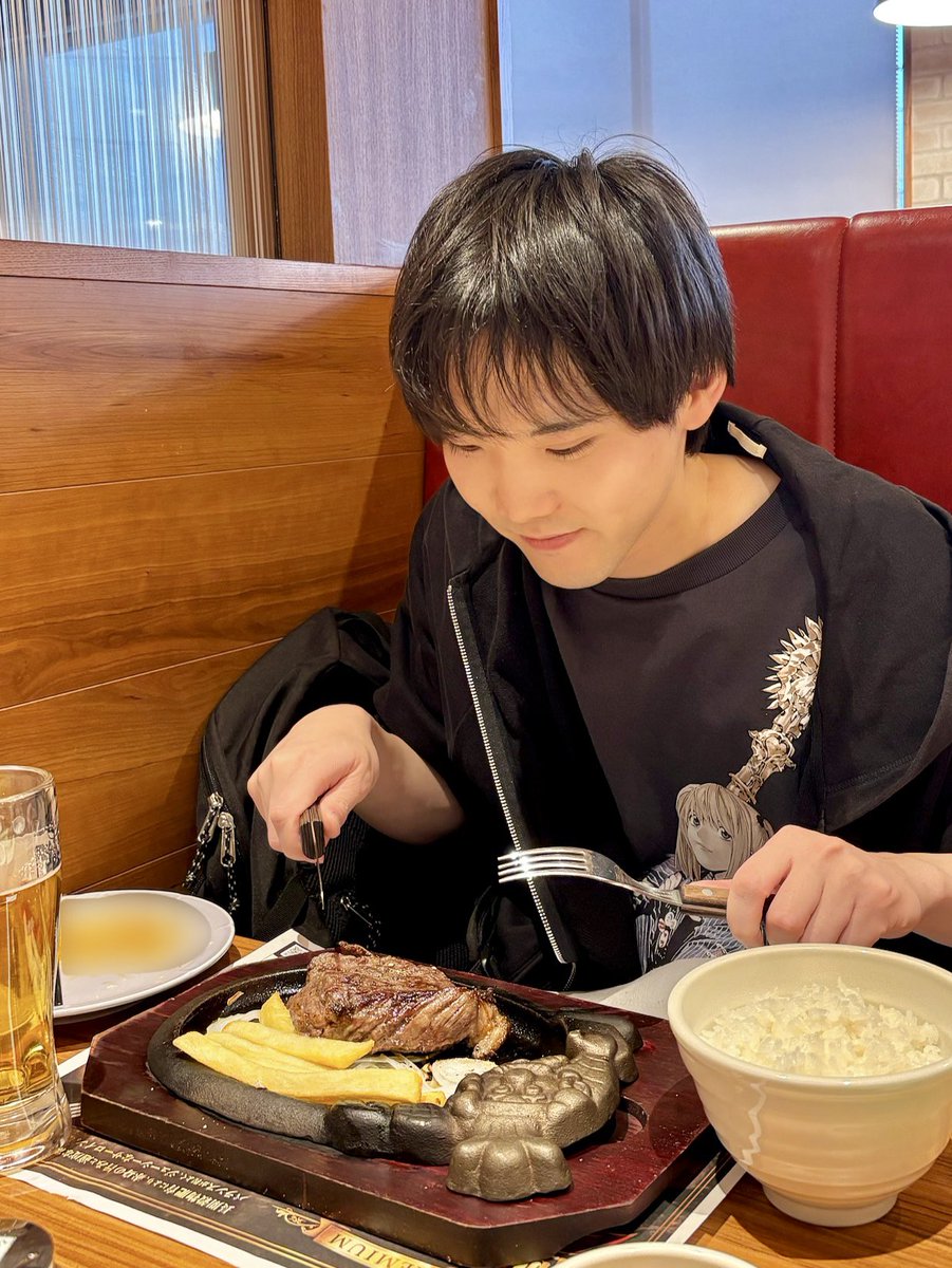 da_hiro48's tweet photo. 結局、肉が一番好き！！！
#ブロンコビリー https://t.co/NerILoPZMr