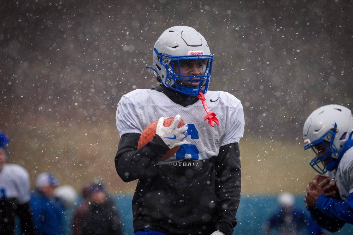 CoachRogers13's tweet photo. Spring Ball in the books!

Love our guys and love what we are building. Exciting time to be a Hawk! 

Looking forward to getting on the road next week as we start our Class of 2027!

Go Hawks! 🦅🔵⚪️ https://t.co/KAE8xLVTNp