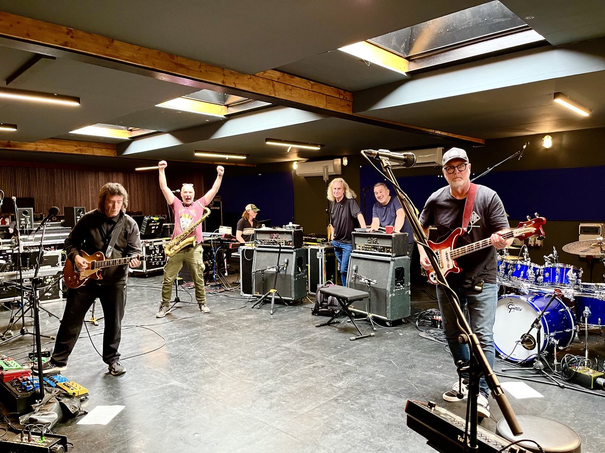 Steve Hackett tweet media