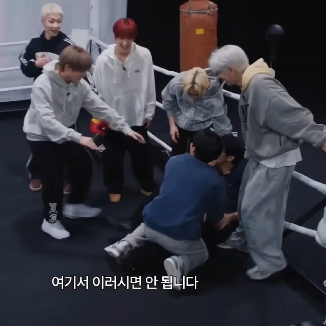 2hnmj's tweet photo. 왜항상 밀쥬에게 이런일이... https://t.co/zO0mZv53Ra