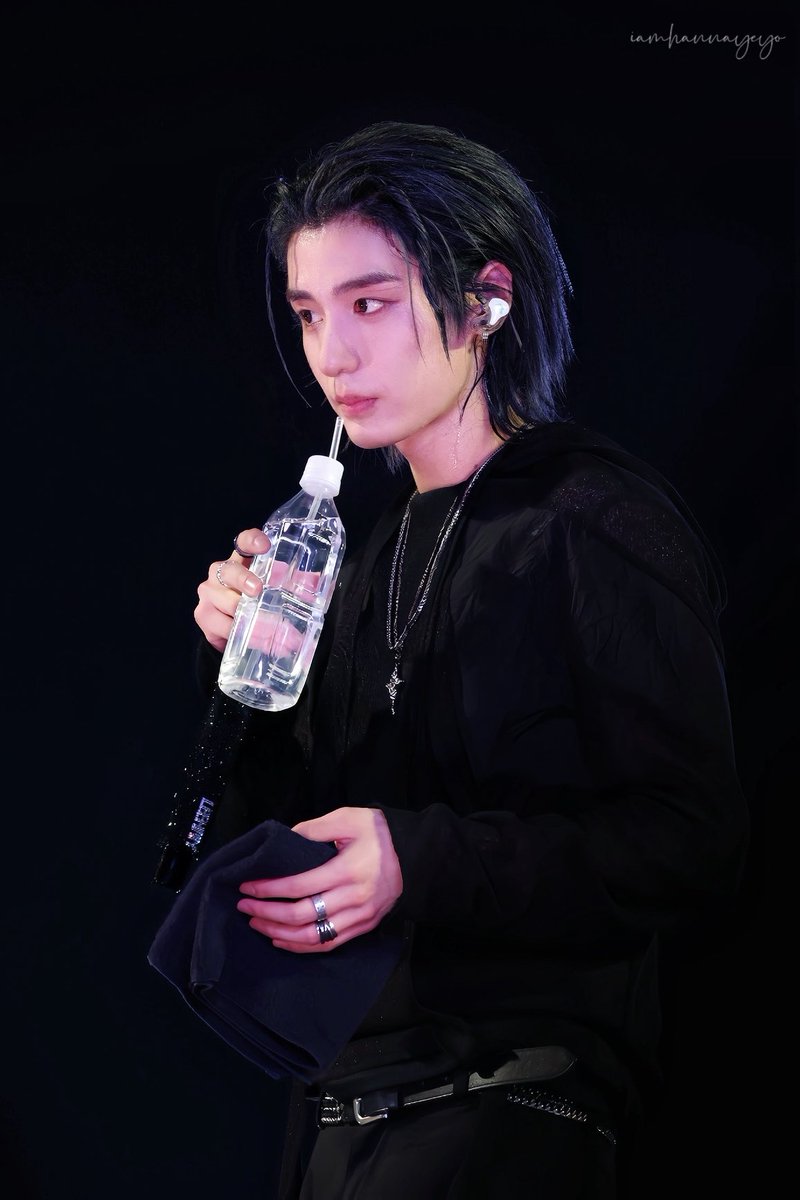 한나 tweet media