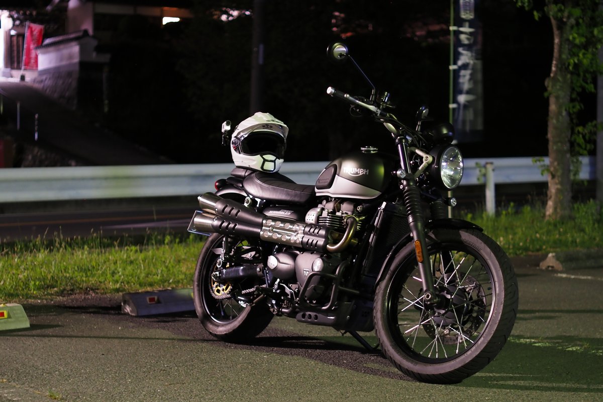 DA_rigid's tweet photo. 夜のつくで手作り村。夜行ってもなんもないけどね。
#夜ツー 
#トライアンフ 
#ストリートスクランブラー https://t.co/tsgKdQNytd