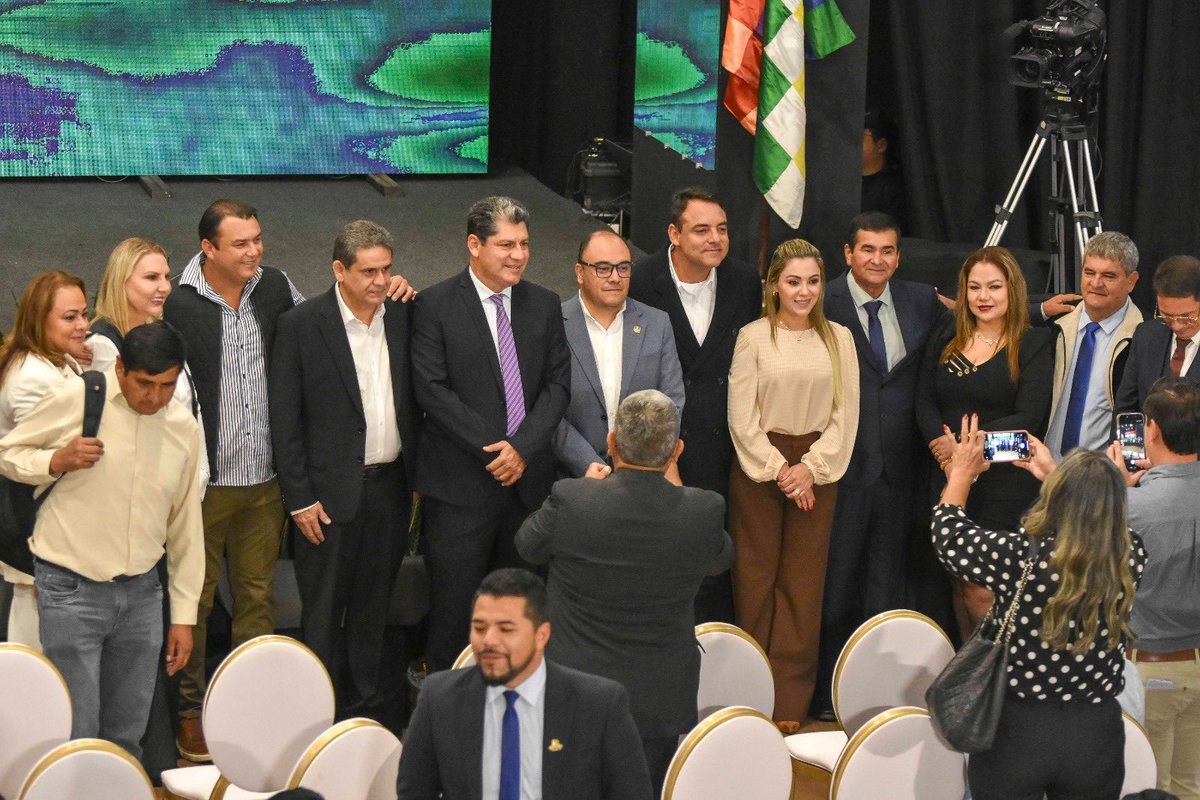 @johnarandiaperiodista tweet media
