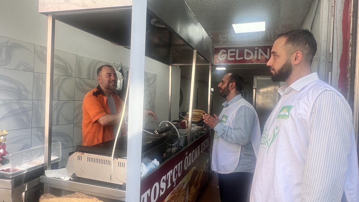 Hür Gençlik Bağlar tweet media