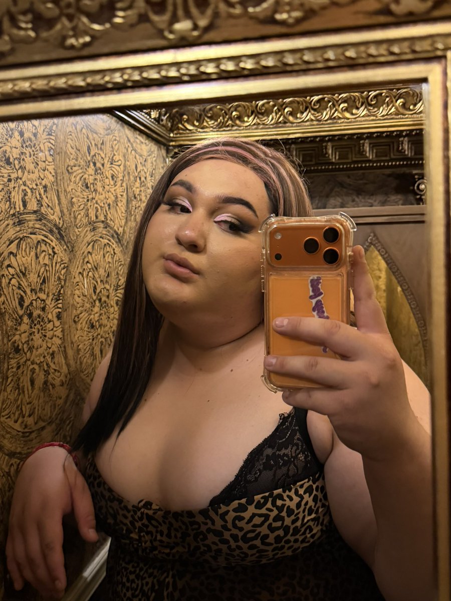 karimegyal18's tweet photo. Ando buscando colaborador para hoy Texcoco. 💘💘
#chicatrans #trans #transcdmx #transtexcoco #texcocogay #transmexico #lunabella #ArmyMéxico https://t.co/WC1PVhPex2