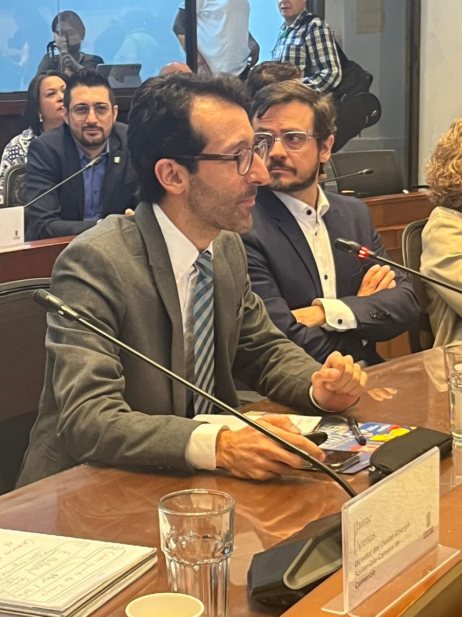 CeeraColombia's tweet photo. 1/2

Estuvimos en el @ConcejoMedellin presentando el trabajo de @CEERAColombia alrededor de las PCH y proyectos filo de agua en Colombia🏞️🇨🇴. https://t.co/TMGywMww3X