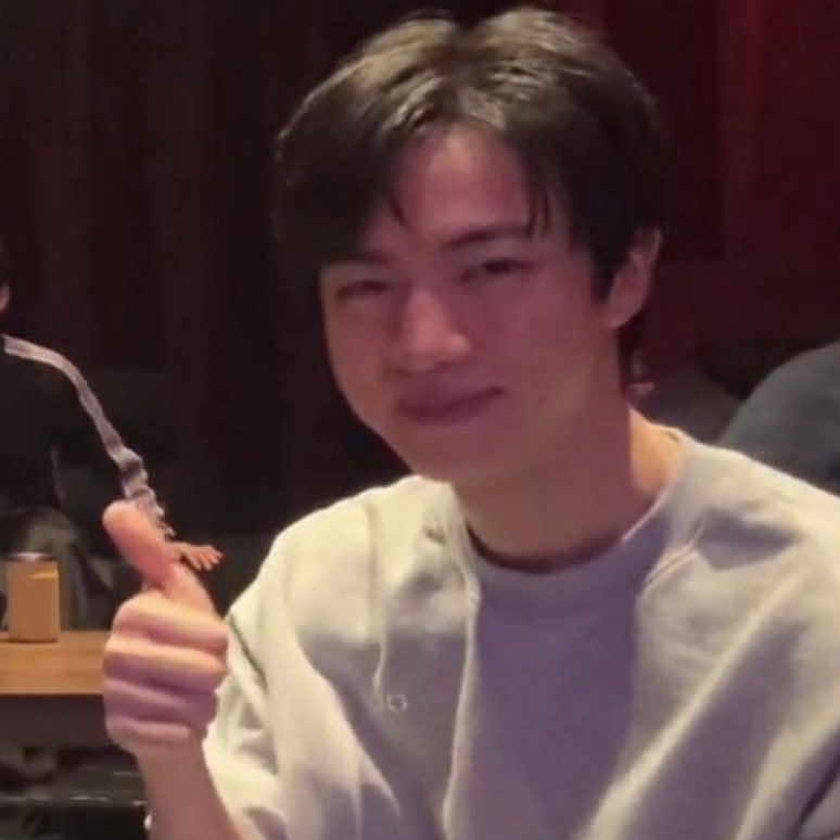 seokjinluver rjive tweet media