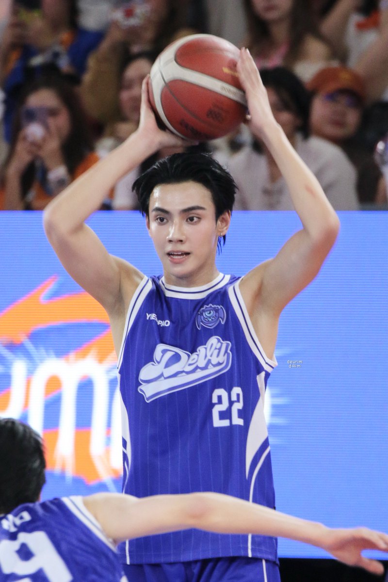 deurimdeem's tweet photo. พี่เน็กซ์มาให้กำลังใจนักบาสติดขอบสนามเยย 🦮🐈‍⬛🏀💘

(20260509)

OLYMPOP2026 x BUS 
#OLYMPOP2026DAY
#PEEMWASU #NEXnattakit 
#BUSbecauseofyouishine https://t.co/NskCz1CpAJ