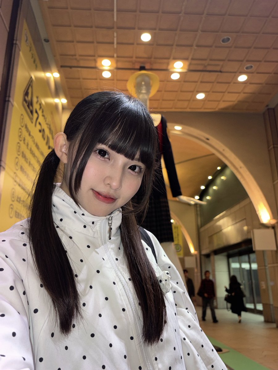 明日はついにツアー名古屋♬ 前の遠征で撮ったナナちゃん人形との