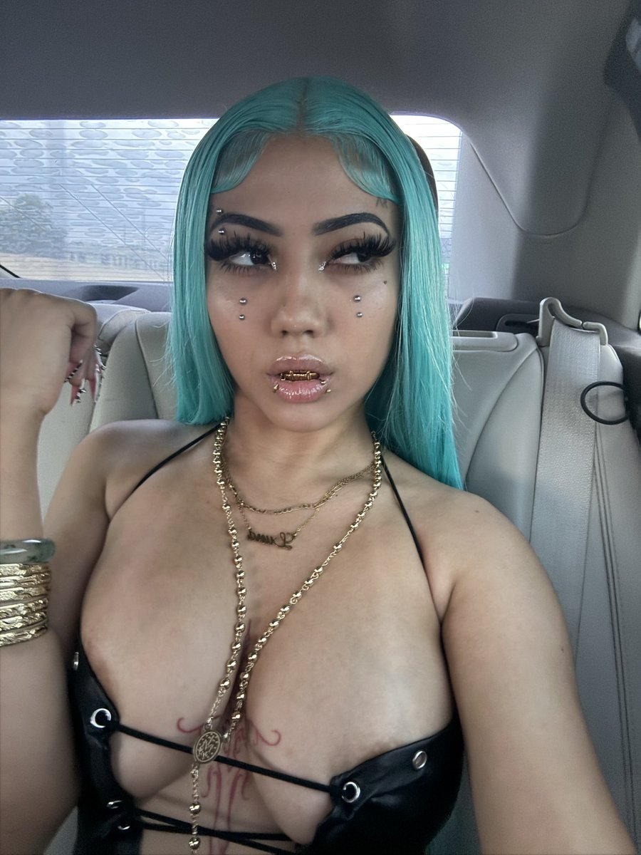 kat tweet media