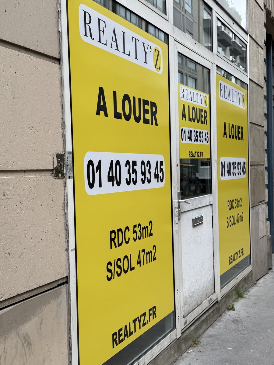 River1Paradis's tweet photo. En 2024, @EnoraBreton disait le taux de vacance commerciale stable à #Paris10 (= une sandwitcherie à la place d’un 🍔 après 6-12 mois 😎)
Depuis la rue de Paradis a été «embellie» (👋 @Pauline_Joubert ). Auj., 12 commerces à louer / à vendre / 🚧.
DOUZE ‼️
#Paris10
#OnContinue ❌ https://t.co/QI1TIWkoKO