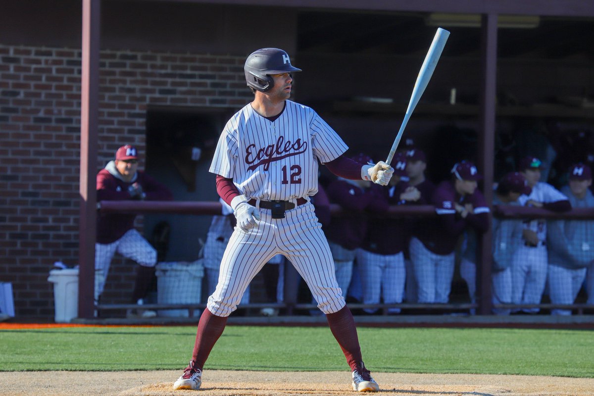 HindsCC_BB's tweet photo. Brody Breithaupt was a force with the stick all season &amp; was chosen as the team’s Best Offensive Player! The corner infielder ended with a .381 batting average &amp; .441 on-base percentage to go along with 21 doubles, 2 triples, 8 HR, 55 RBI &amp; 47 runs scored! https://t.co/ThqD9Uf5z5