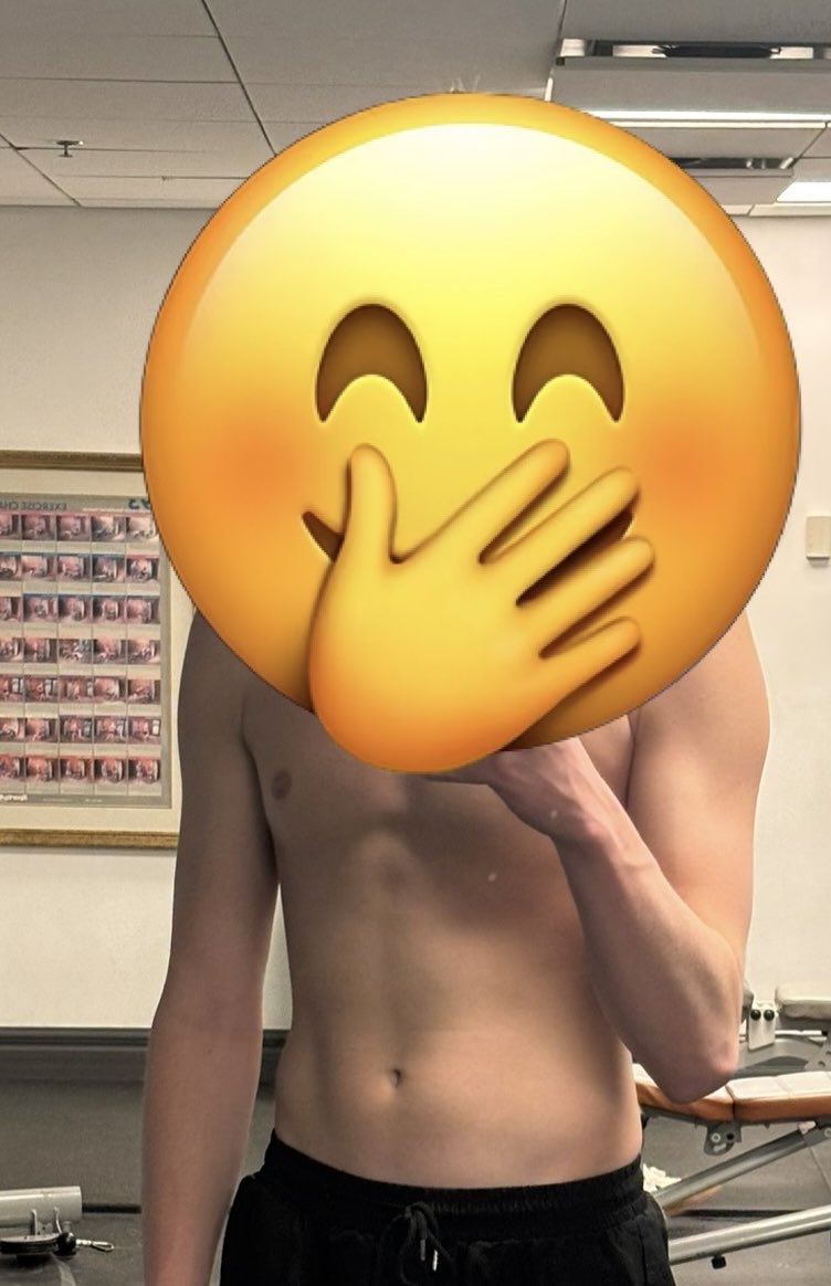 graychase08's tweet photo. Thought I’d give people an idea of what I look like https://t.co/IHzmzCazF4