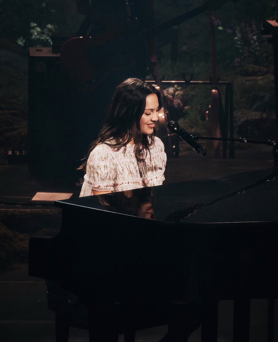 Olivia Rodrigo Daily tweet media