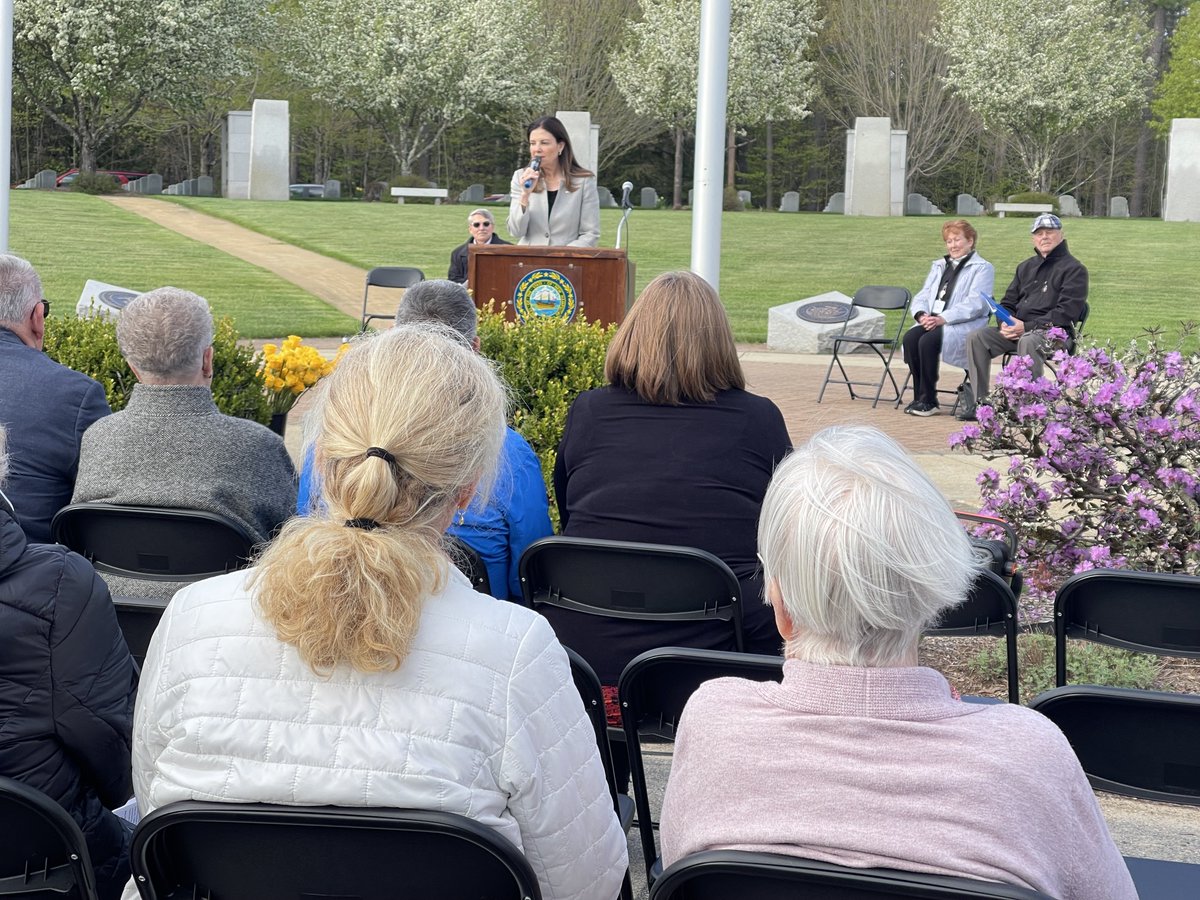 Lily4Liberty's tweet photo. Military Spouse Appreciation Day ceremony was beautiful at NH State Veterans Cemetery.

@KellyAyotte spoke from personal experience as spouse of an Air Force veteran to honor fellow military spouses. 

When someone serves, their family serves too. Let’s support them! https://t.co/6v0lsnrjMN