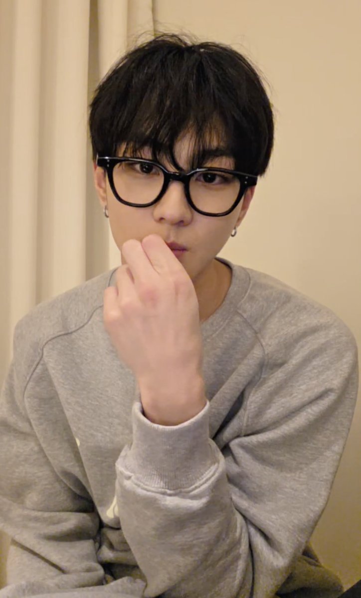 보조개･ᴗ･ tweet media