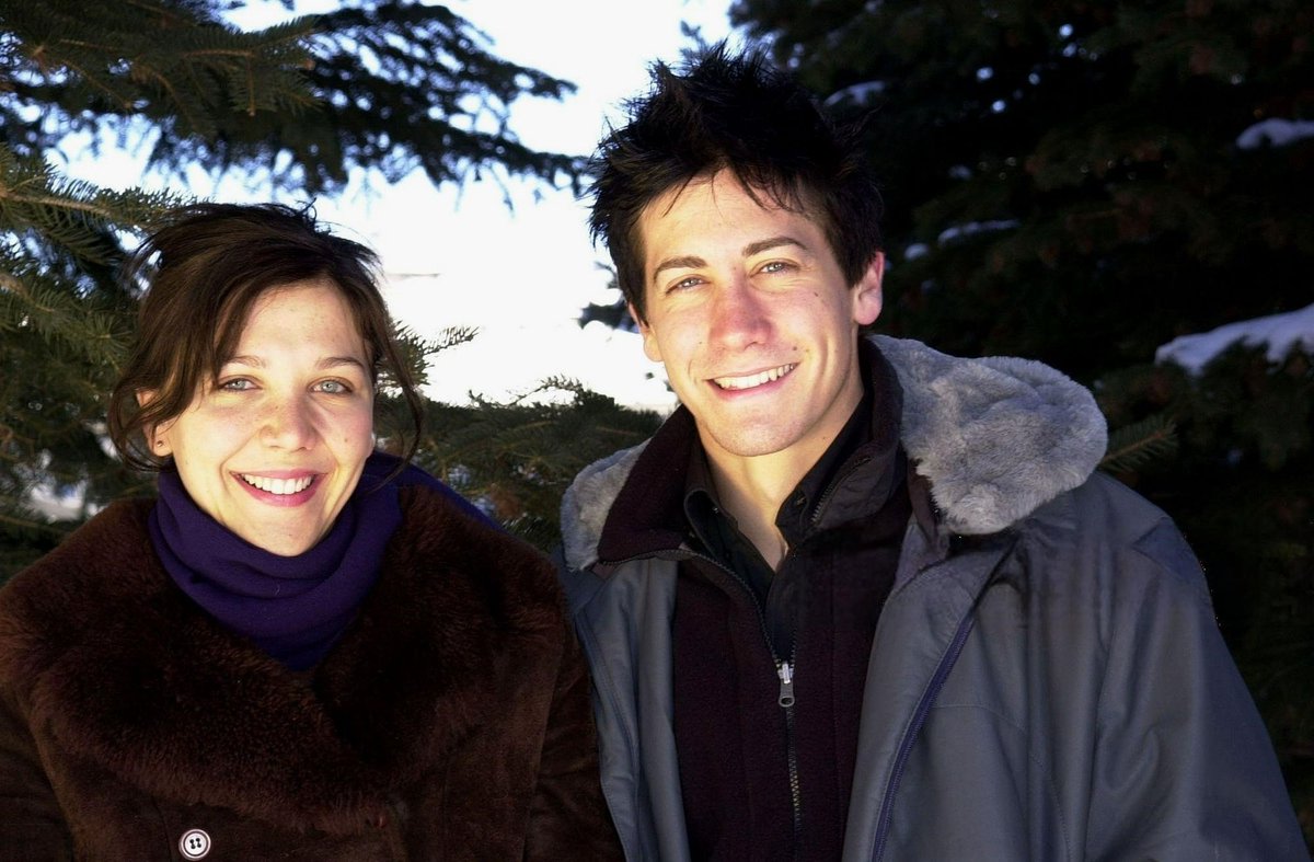 remnantsofpast's tweet photo. Maggie Gyllenhaal and Jake Gyllenhaal, 2001

Photos by Jeff Vespa https://t.co/SXDT55YVze