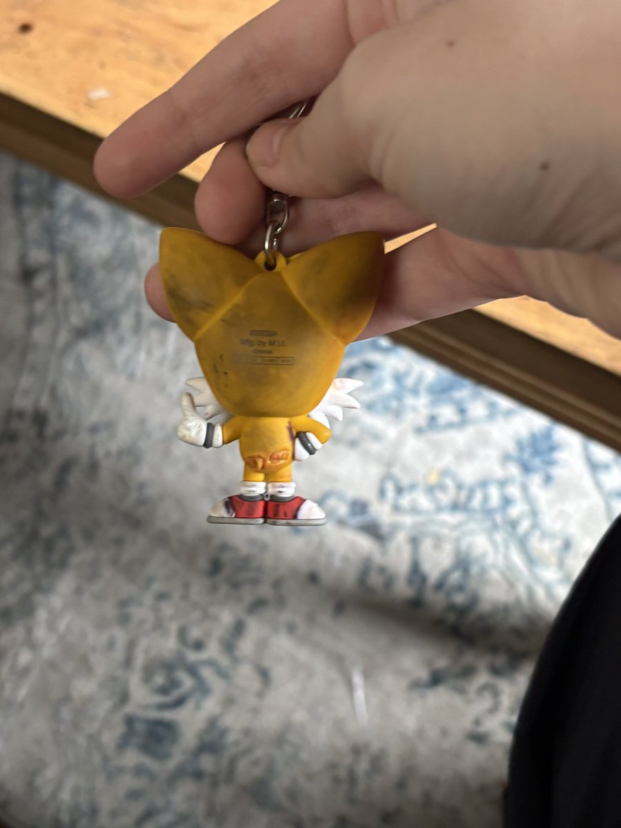 fishrrluvy's tweet photo. I got this tails keychain, but he looks a little off?
Unimportant shit
Apps used: Pinterest and ibisPaint
#AlanRowper #sonicpcport #sonickeychain #tailsvessel https://t.co/n1AL9Vwwjj