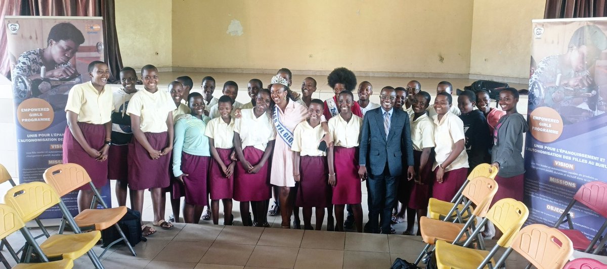 UPHWOBURUNDI's tweet photo. Dans le cadre du programme Empowered Girls,la @UPHWOBURUNDI conjointement avec  les miss #TFL a conduit une séance de sensibilisation au Lycée SOS sur la lutte contre les #VBG ,harcèlement et leadership feminin en collaboration avec les alumnis de l'édition 2025 de ce programme. https://t.co/DR8nIxmzHt