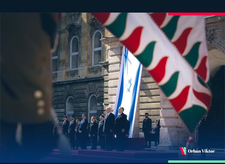 sameerakhantra's tweet photo. u do realize the entire orban gov was cozying up to the us and bush family right. orban is as anti globalist as his comrades netanyahu and peter thiel😷😷 u simpletons try so hard 2 sell orban as defender of sovereignty then get upset when ppl dont buy ur bulshit🤡🤡🤡 https://t.co/iLH0OYQZpy