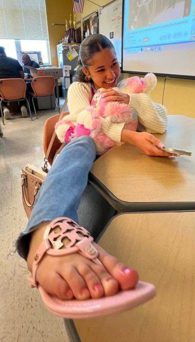 Smithi8mt's tweet photo. Send more Latina feet n pyt vids to be posted #expose #pytebony #nutty #ass #latina #feet #cuck #perv #gooner #goon #cum #leaked #bitch https://t.co/zCSyKArGDP