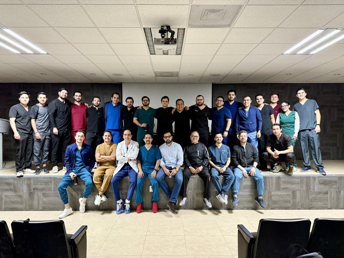 PulidoUro's tweet photo. #US_PCNL
Curso de Nefrolitotomía Percutánea guiada por Ultrasonido en @HospitalCivil Fray Antonio Alcalde
Muy agradecido con Edgar Chávez @Drdeuss82 por la invitación así como su jefe de servicio, adscritos y residentes, fue un gusto y un honor
#Ultrasound #PCNL #MiniPerc https://t.co/9oBKYrqsKN