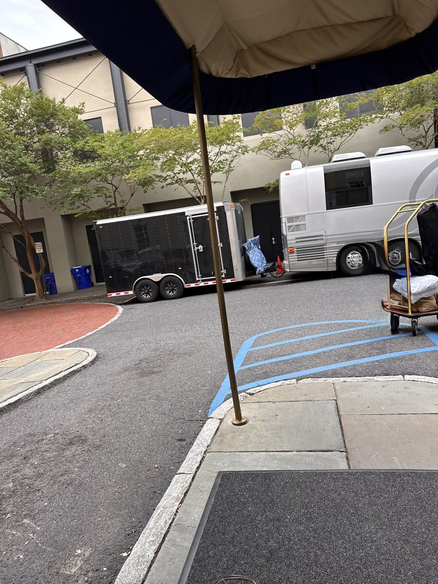 UNCTEP's tweet photo. So my wife is on a girls weekend trip to SC, sends me this and says All That Remains is at their hotel last night - and I’m home.  Argh lol @philthatremains @ATRhq https://t.co/fdJJl4NOXn