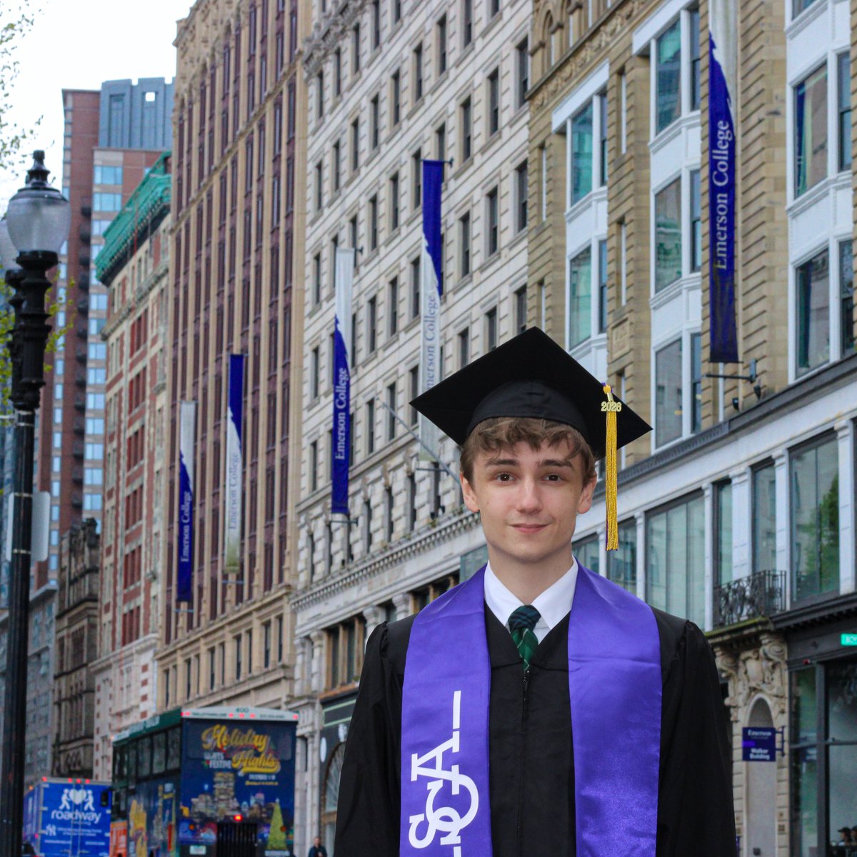 AngusJBA's tweet photo. It's been an honour, to learn with you, to grow with you, and, most importantly, to serve with you.

Thank you, Emerson.

@EmersonCollege @EmersonSOC @eccommstudies @EmersonAlumni 

(📸:@andrewdlaberge) https://t.co/SNUQDnlSp5